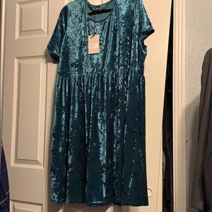 curve smock dress in velvet